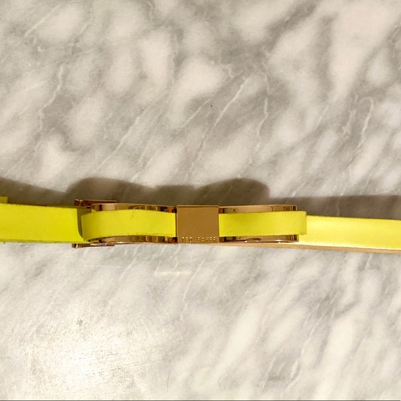 Ted Baker | Neon Patent Leather Bow Belt - sz 0/1 - Picture 3 of 6